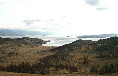 Baikal See: Blick nach NO, Olchon Insel rechts