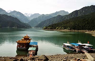 Nahe Urumqi: Heavenly Lake ('Himmelsteich'), im Bogda Shan, Xinjiang, China