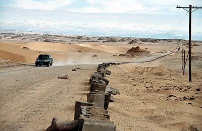 Neubautrasse der Strasse 313 durch die Qaidam-Wüste, Qinghai, China